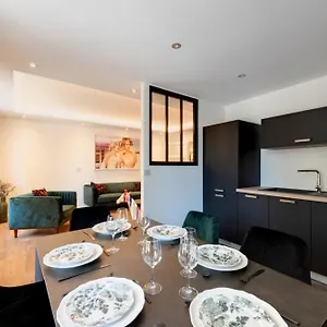 https://le-mirage.hotels-rhonealpes.com